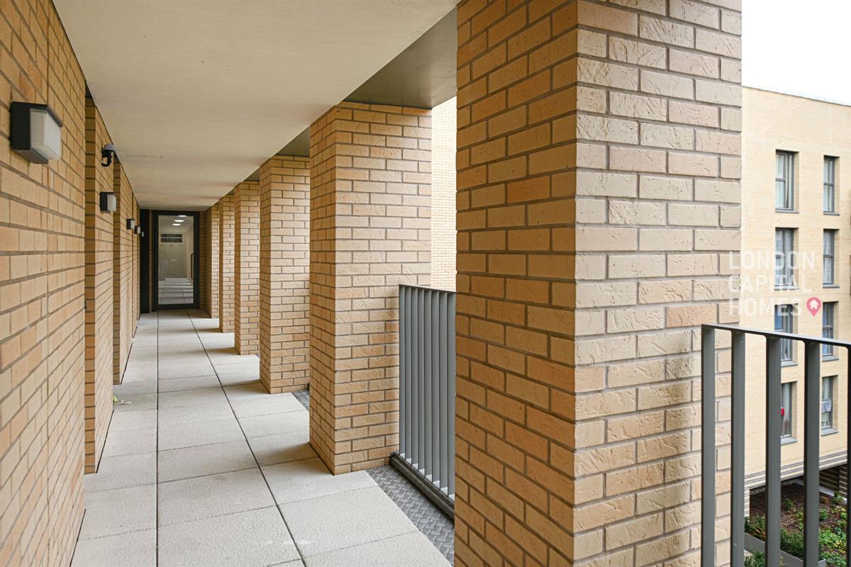Nuthatch Apartments, 16 Shearwater Drive, London
